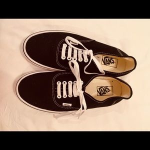 BRAND NEW VANS MEN SIZE 9/WOMAN 10.5
